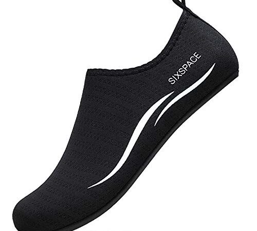 Sixspace Herren Damen Badeschuhe Wasserschuhe Aquaschuhe Strandschuhe Schnell Trocknend Slip on Breathable Schwimmschuhe Surfschuhe für Beach Pool Surfen Yoga Schwarz(Lieferantengröße 42 EU)